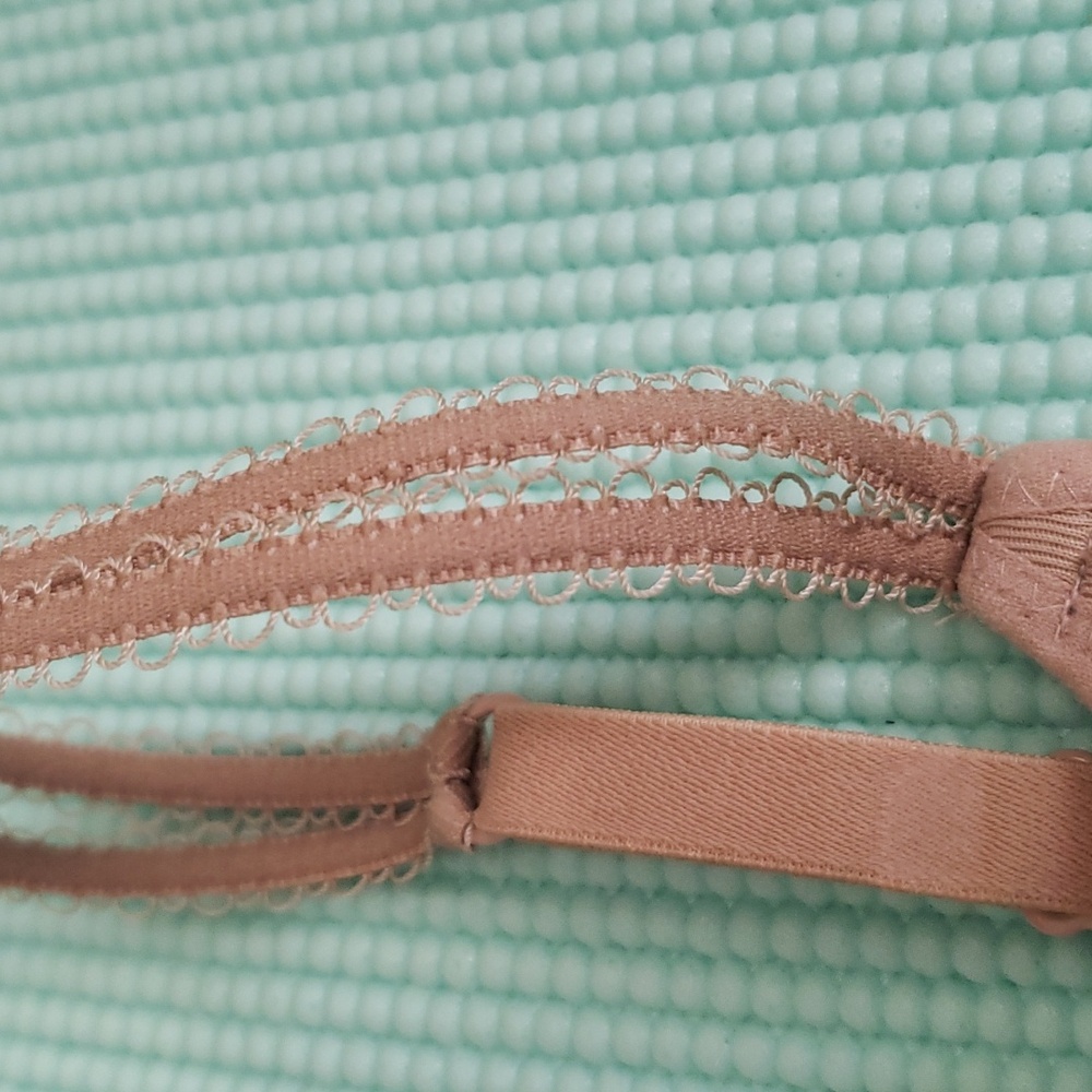 Le Mystere Bra Size 32C - Picture 3 of 4